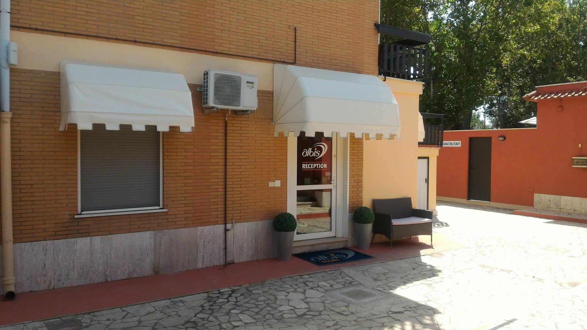 Albis Rooms Guest House Fiumicino Exterior photo